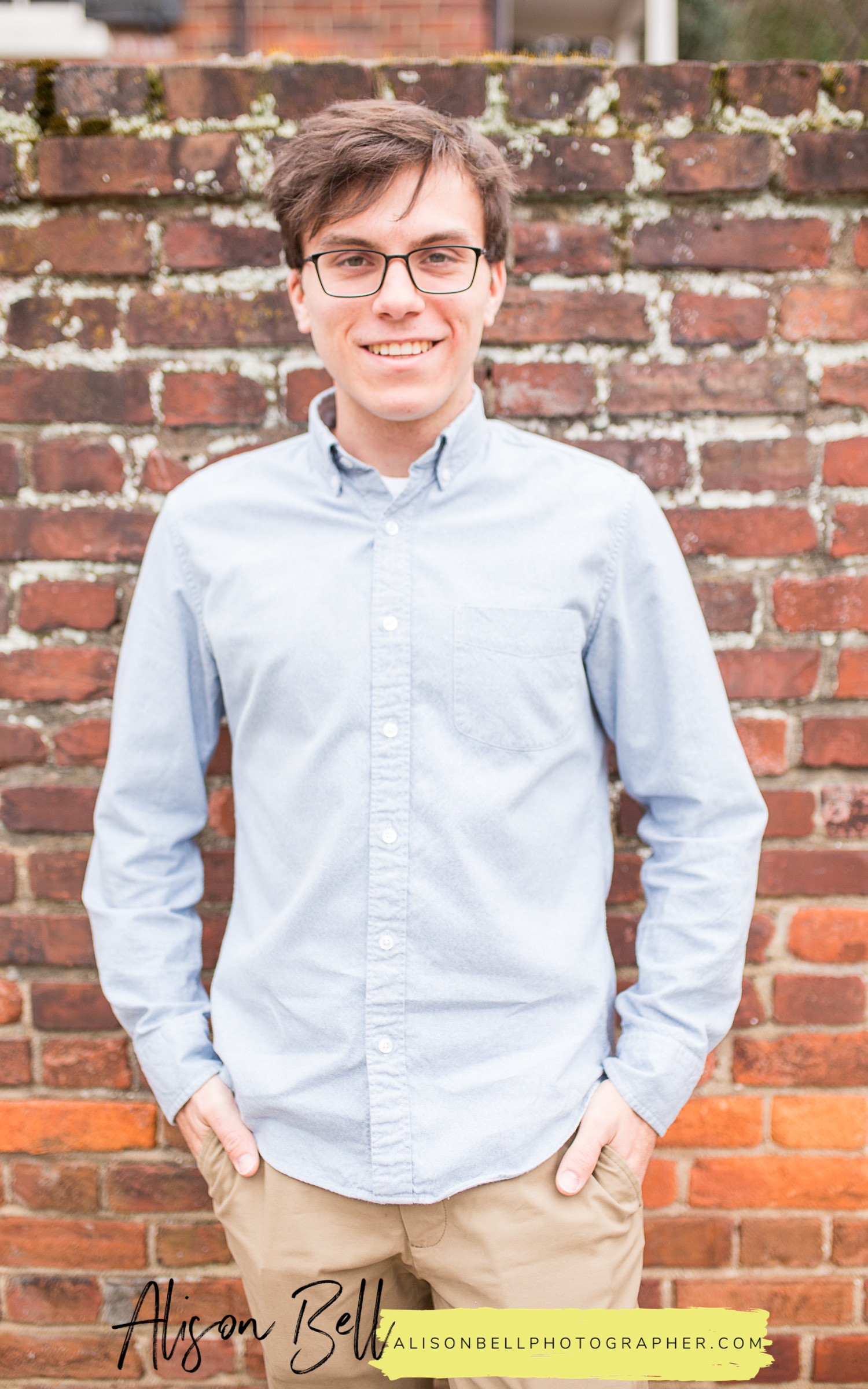 Senior boy photo session in Old Town Alexandria, VA by Alison Bell, Photographer. Alisonbellphotographer.com