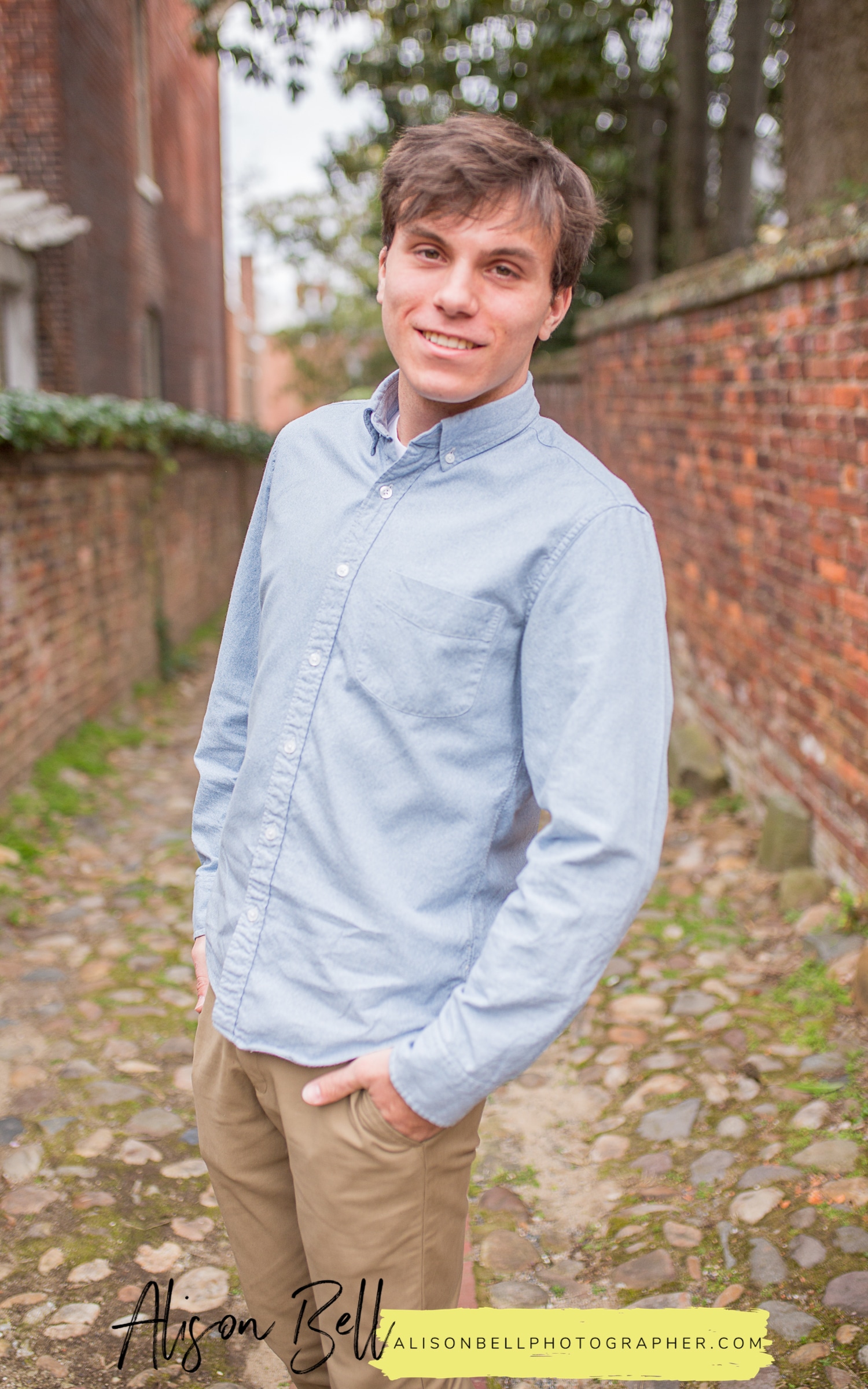 Senior boy photo session in Old Town Alexandria, VA by Alison Bell, Photographer. Alisonbellphotographer.com