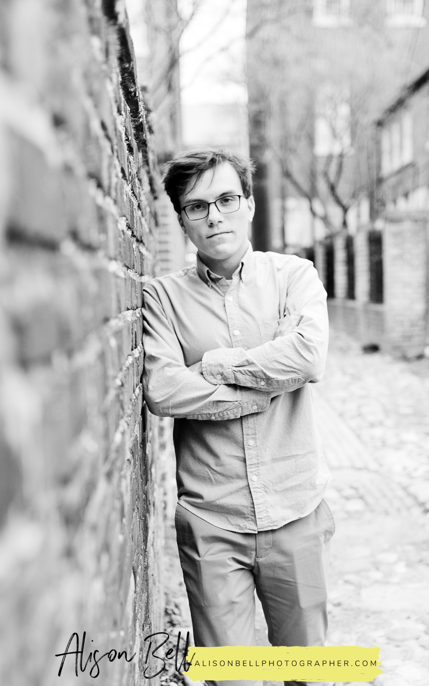 Senior boy photo session in Old Town Alexandria, VA by Alison Bell, Photographer. Alisonbellphotographer.com