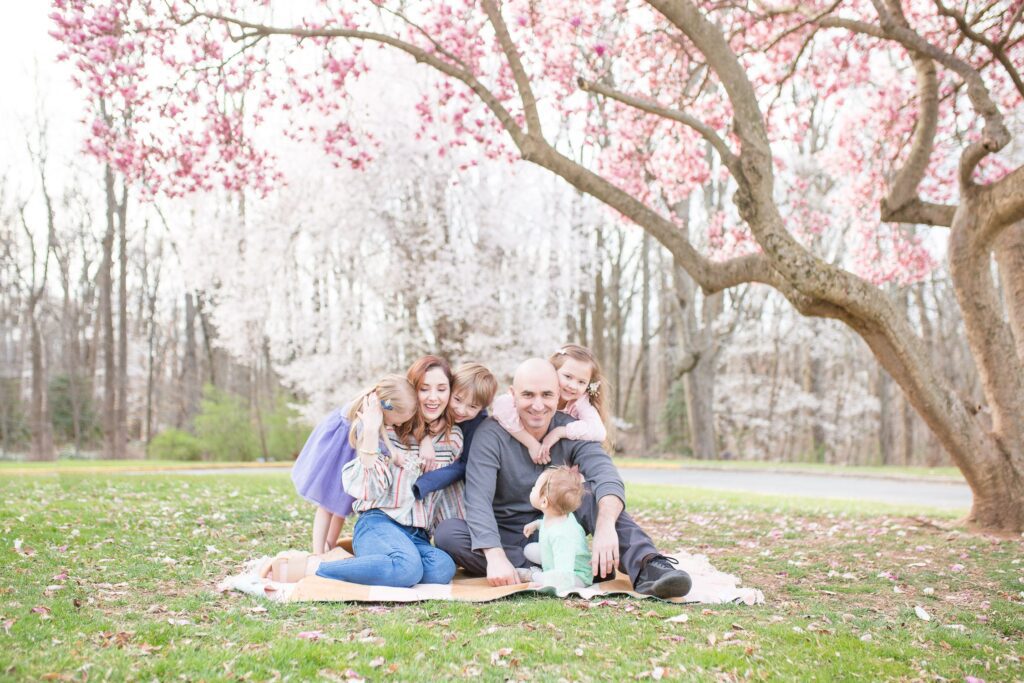 Half Price family Mini Sessions on Marine Corps Base Quantico with Spring saucer magnolia blossoms by Alison Bell, Photographer. Alisonbellphotographer.com