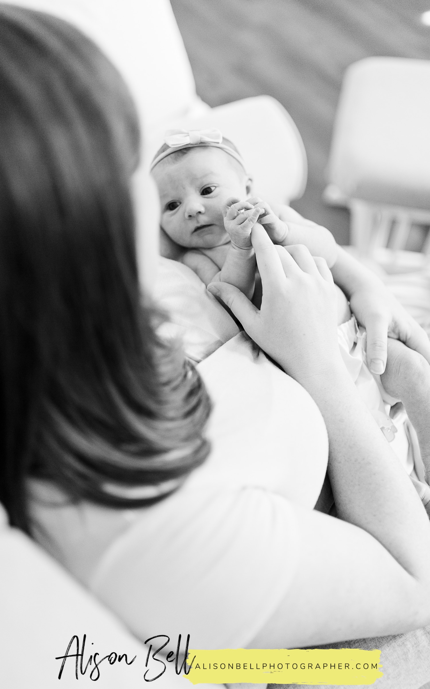 In home lifestyle newborn baby photo session by alison Bell, Photographer. Alisonbellphotographer.com